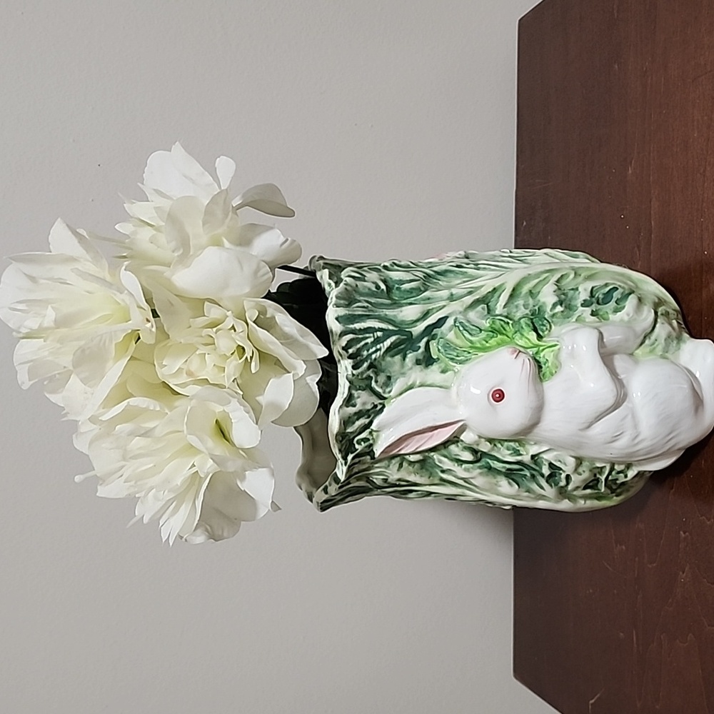 Beautiful Shafford Rabbit Patch Vase - Picture 11 of 11
